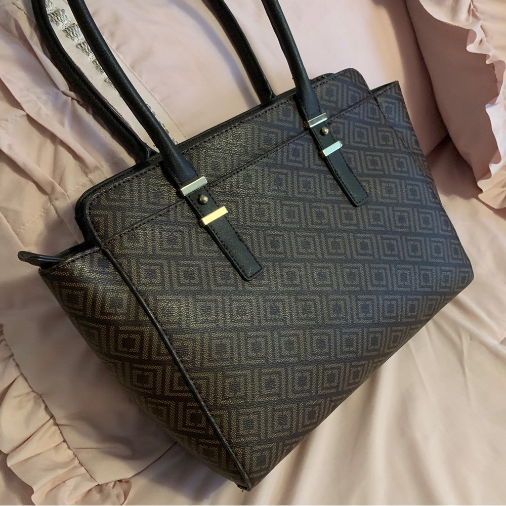 liz claiborne shoulder/tote bag